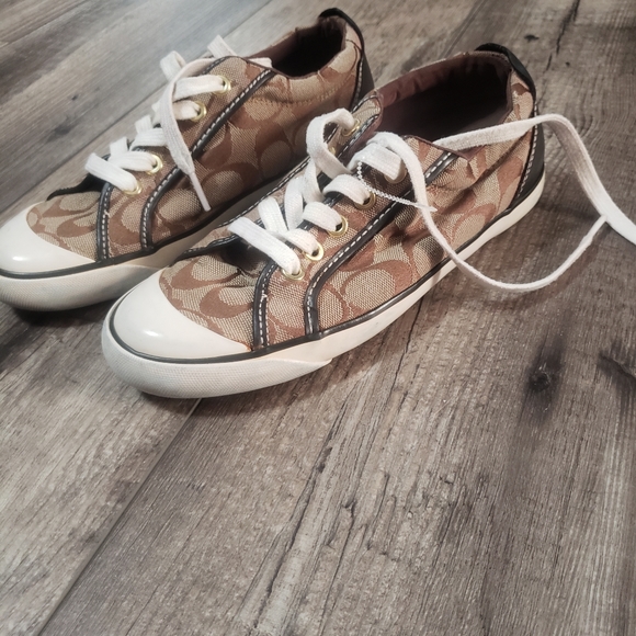 Coach signature tennis shoes - Picture 2 of 12